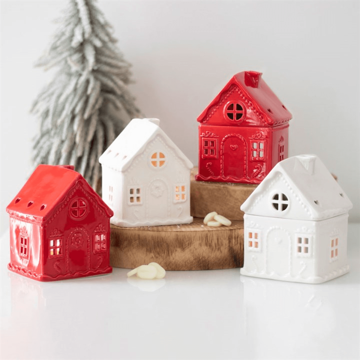*White Gingerbread House Ceramic Oil Burner (4/20) N/A