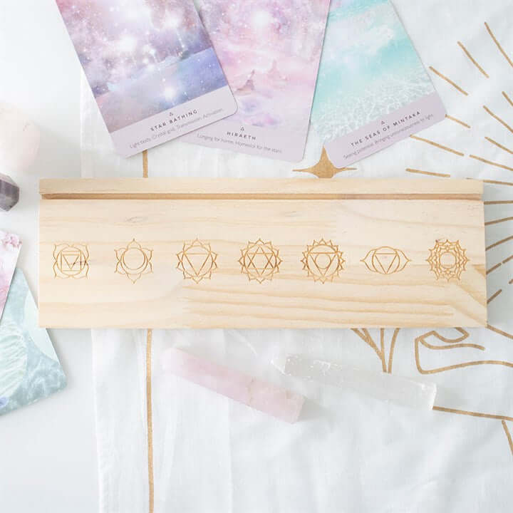 Natural Seven Chakras Tarot Card Stand N/A