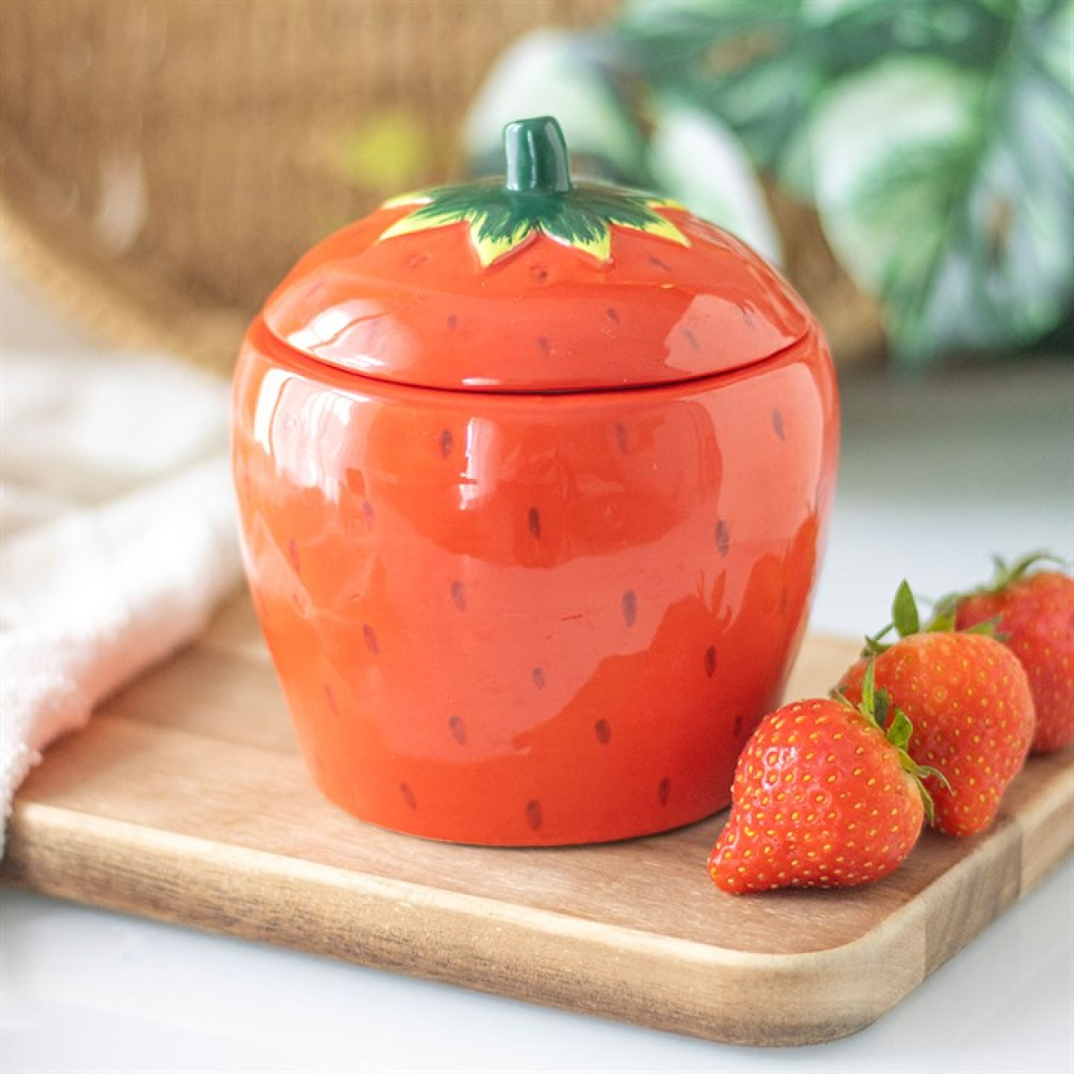 Strawberry Shaped Candle Jar N/A