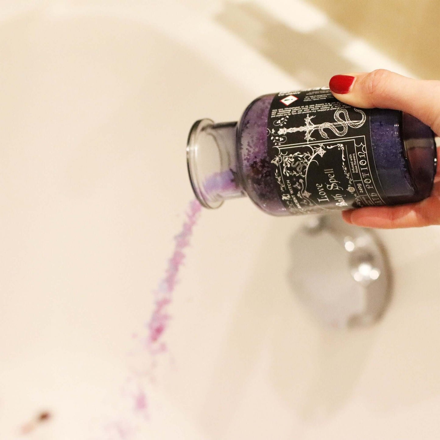 Ancient Witch Bath Spell Potion & Rose Quartz Crystal Amulet - Love
