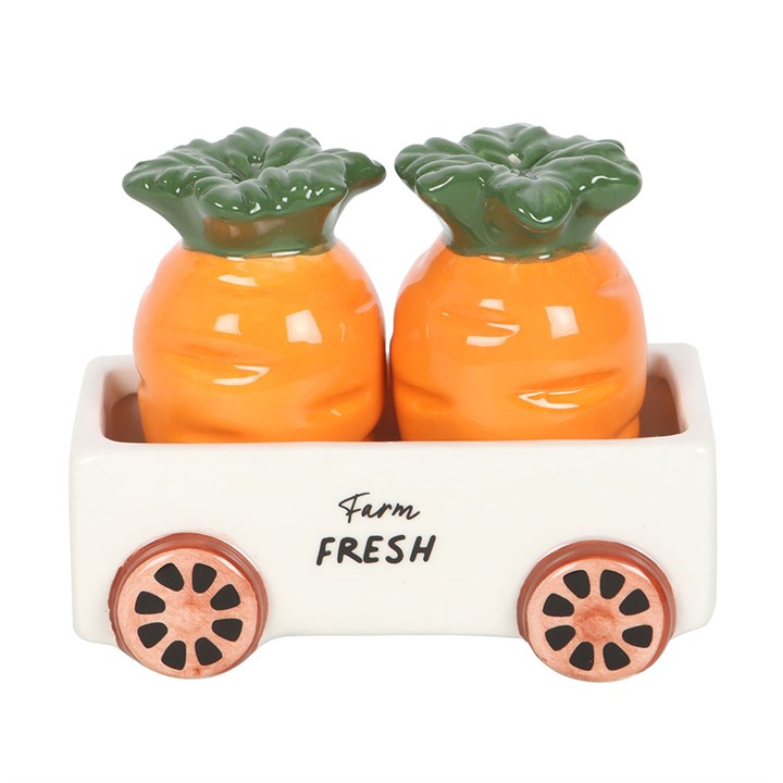 Carrot Salt and Pepper Shakers in Wagon-Sociodigi