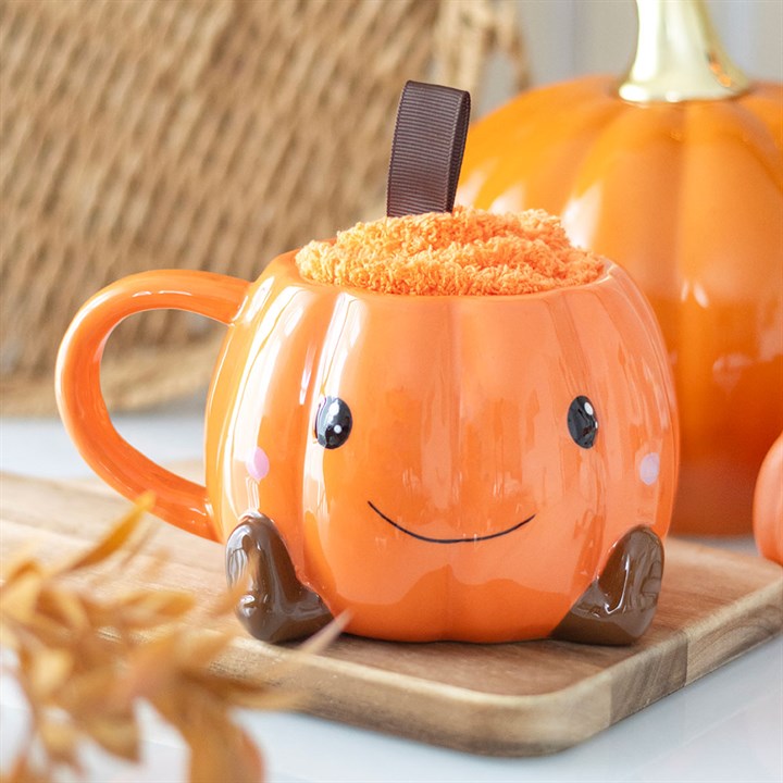 Cute Smiling Pumpkin Mug & Fluffy Socks Gift Set – Halloween Cosy Autumn Bundle-Sociodigi