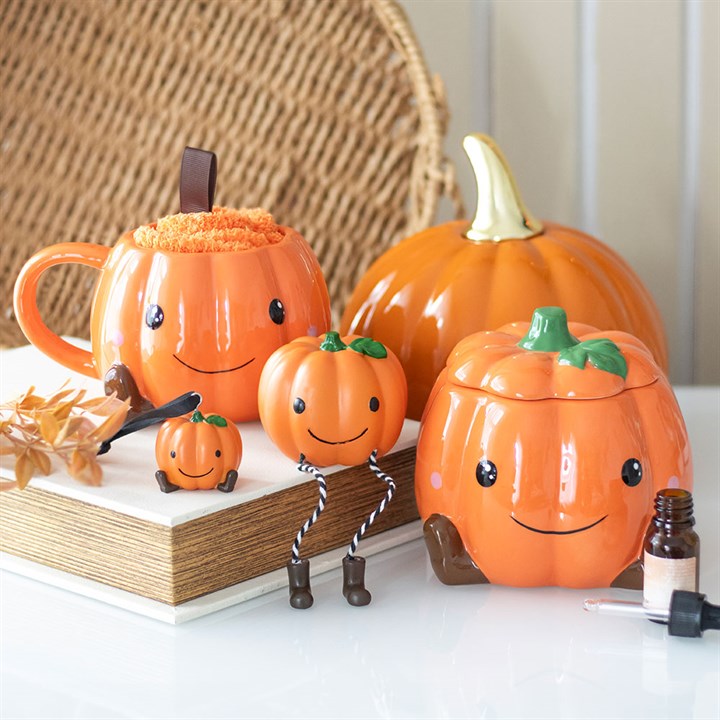 Cute Smiling Pumpkin Mug & Fluffy Socks Gift Set – Halloween Cosy Autumn Bundle-Sociodigi