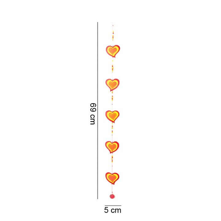 Decorative string with heart-shaped ornaments and measurement details on a white background