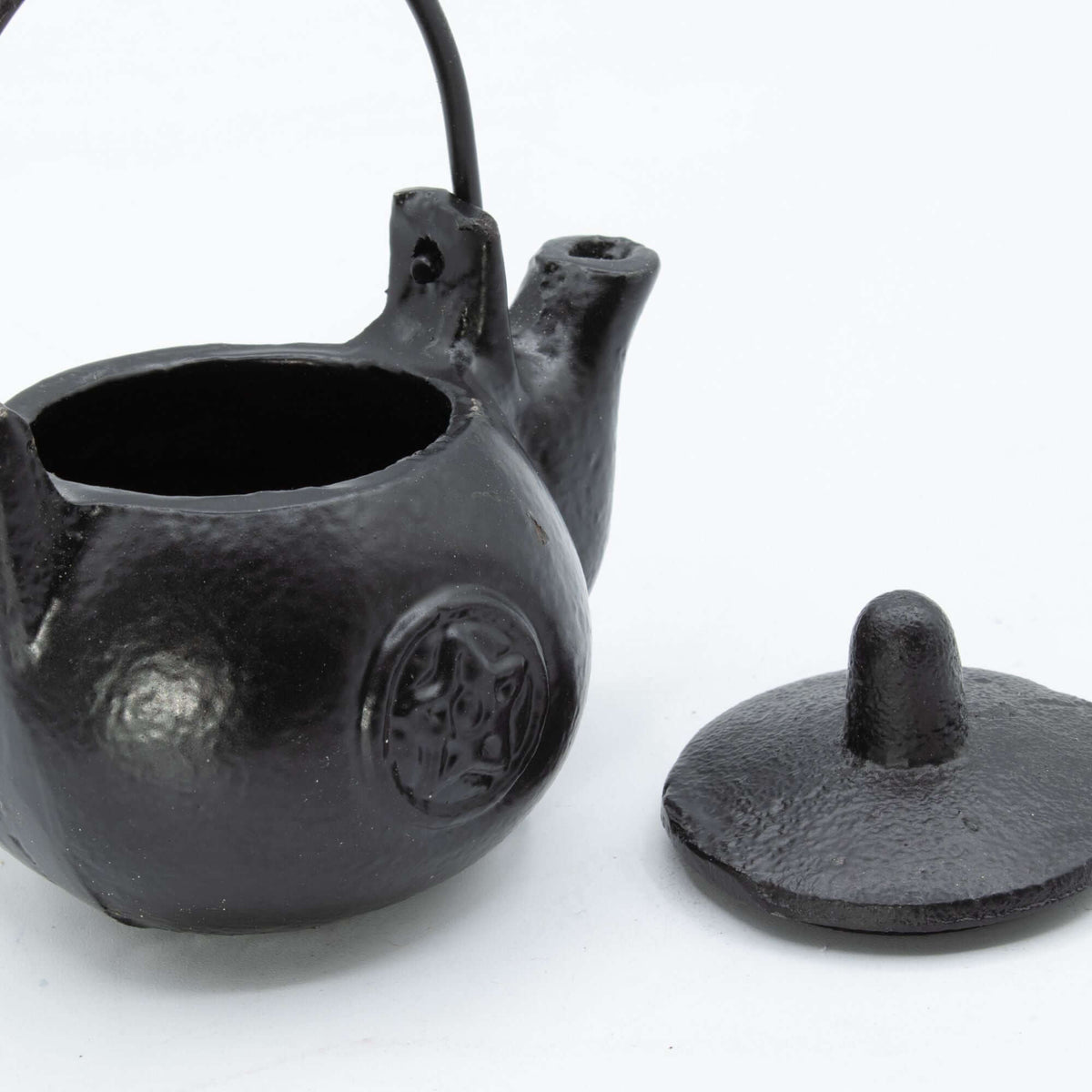 Small Cast Iron Ritual Pot with Pentagon 8x8x10cm
