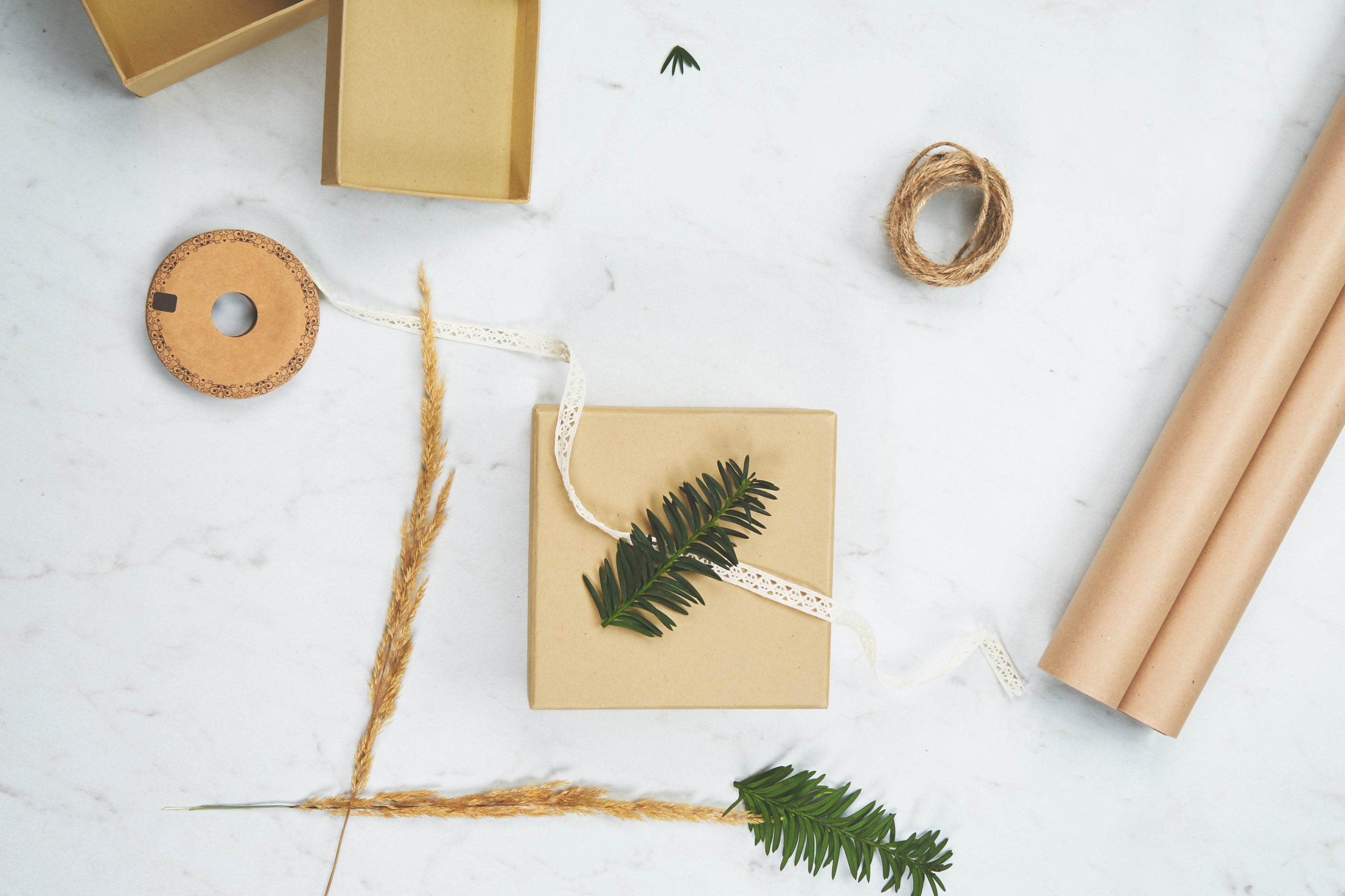 holiday-gifts-wrapping - Sociodigi