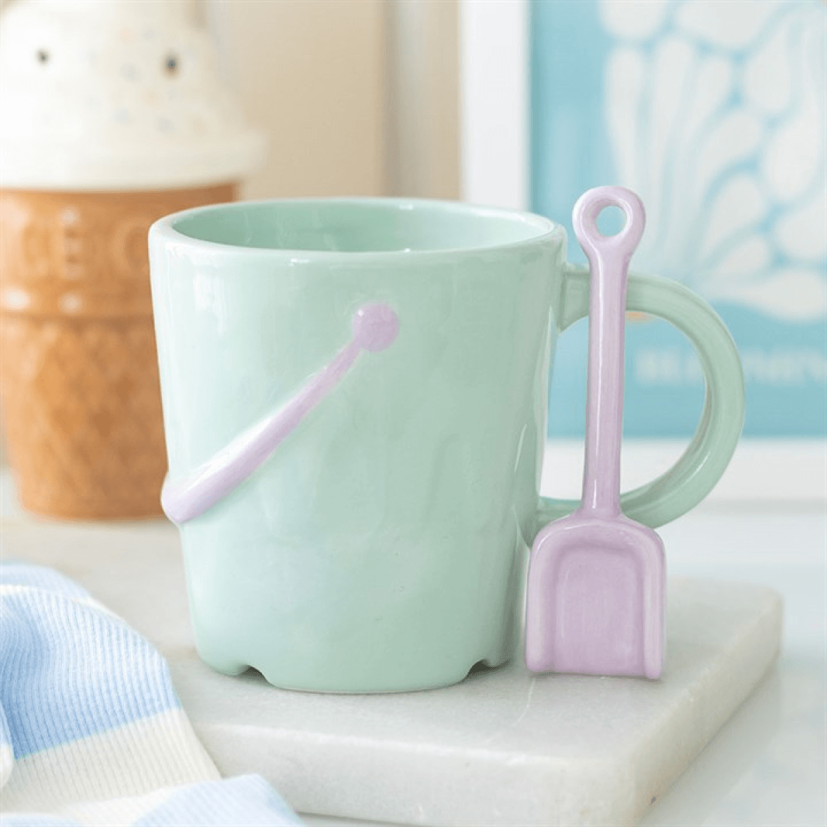 Pastel Bucket Mug with Spade Spoon N/A