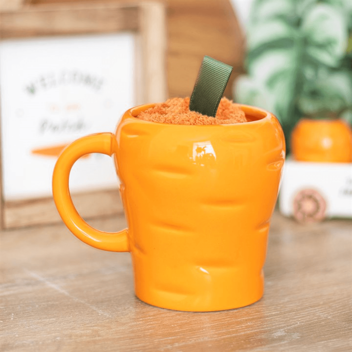 Carrot Shaped Mug and Socks Set N/A