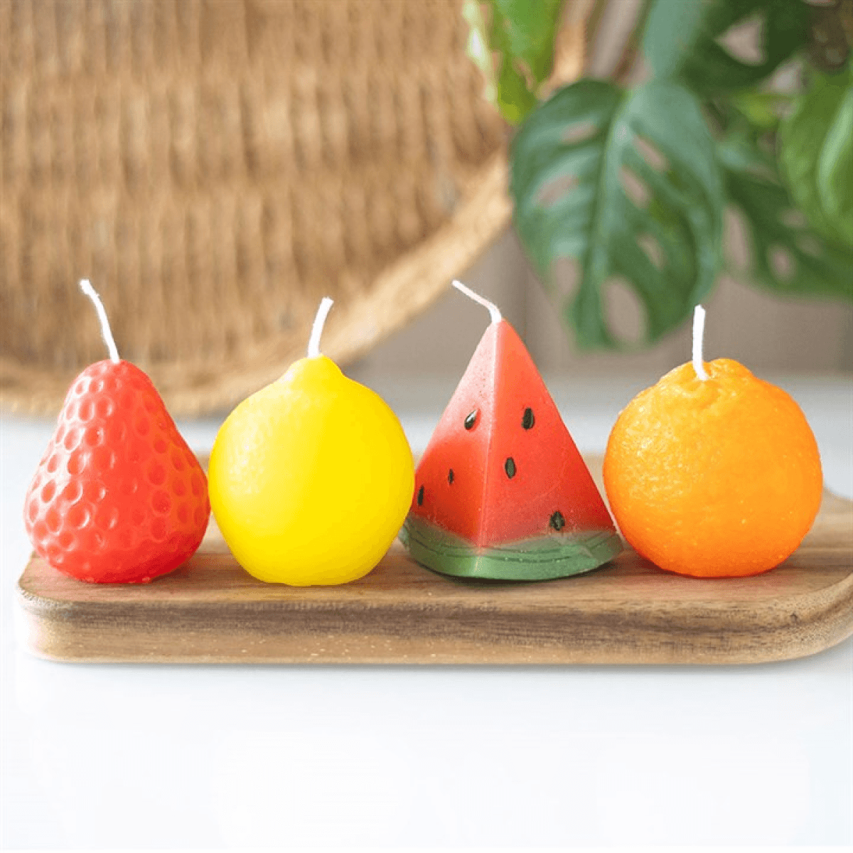 Set of 4 Fruit Shaped Candles N/A