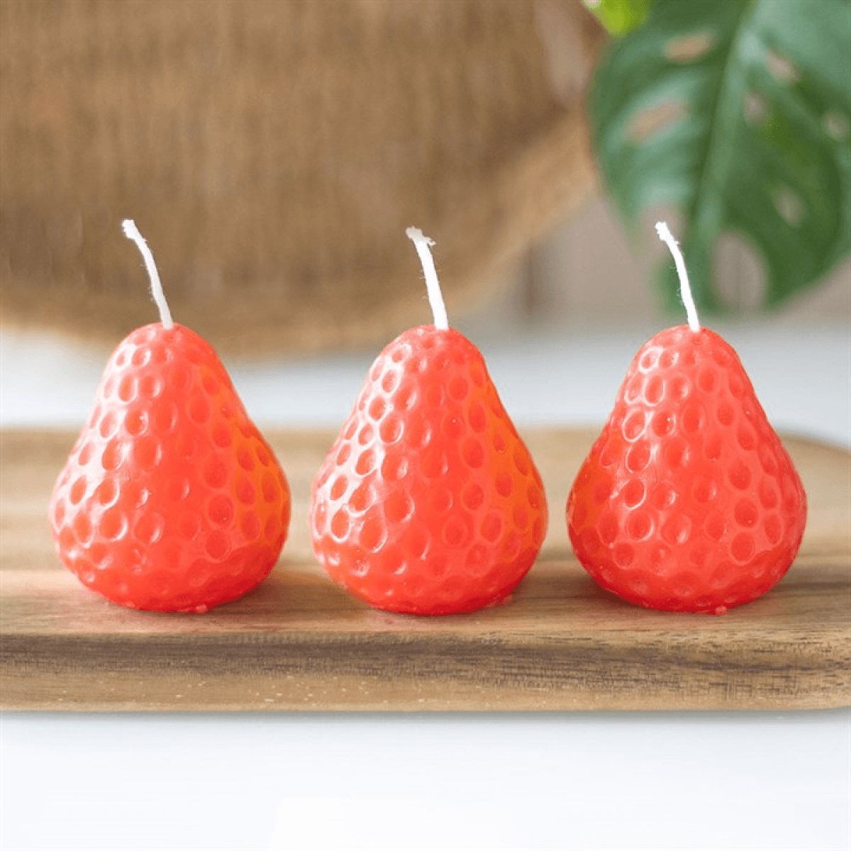 Set of 3 Strawberry Shaped Candles N/A